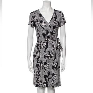 Diane Von Furstenberg Black and White Wrap Dress Size 2